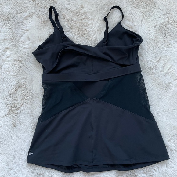 Demi Lovato Fabletics Lanelle performance tank - Picture 4 of 4